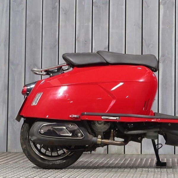 Royal Alloy R.Side Cover Flame Red External Bolt hole